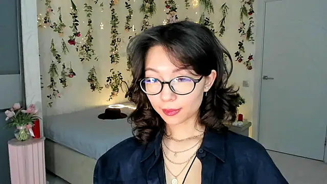 AgnieszkaBanana online show from 05-13-26, 04:21