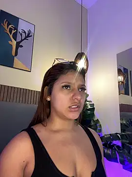 NicolleeEvanss online show from 06-18-26, 11:03