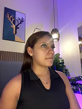 NicolleeEvanss online show from 06-19-26, 10:30