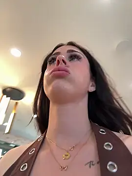 aus queen online show from 02-24-26, 10:52