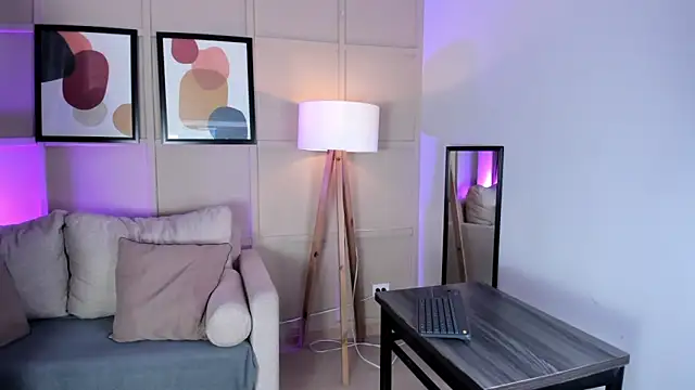 helenaduque  online show from 04-10-26, 10:53