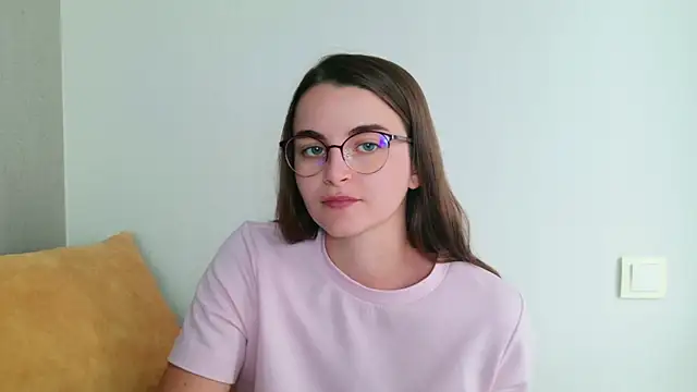 Snapshot of Miss_Arwen chatting on 07-16-26, 01:17 Miss Arwen online show from 07-16-26, 01:17