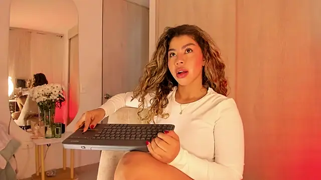 Melina Ferrer1 online show from 05-30-26, 12:46