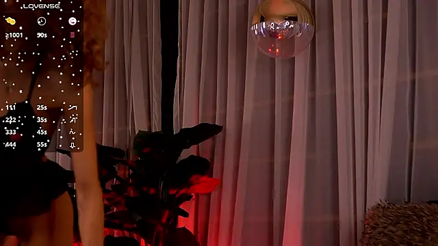 Snapshot of CynthiaWest chatting on 02-09-26, 04:27 CynthiaWest online show from 02-09-26, 04:27