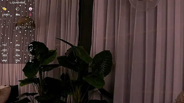 Snapshot of CynthiaWest chatting on 03-11-26, 04:40 CynthiaWest online show from 03-11-26, 04:40