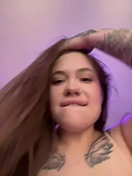 Vikki toriya online show from 04-18-26, 12:31