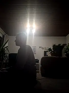 Snapshot of MArciQuarky chatting on 10-29-25, 08:43 MArciQuarky online show from 10-29-25, 08:43