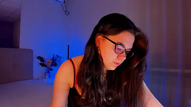 Snapshot of SelenaaSky chatting on 12-19-24, 01:40 SelenaaSky online show from 12-19-24, 01:40