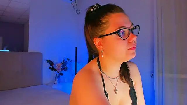 Snapshot of SelenaaSky chatting on 12-21-24, 01:53 SelenaaSky online show from 12-21-24, 01:53