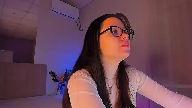 Snapshot of SelenaaSky chatting on 12-23-24, 01:35 SelenaaSky online show from 12-23-24, 01:35