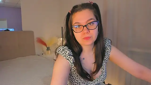 Snapshot of SelenaaSky chatting on 01-23-25, 01:35 SelenaaSky online show from 01-23-25, 01:35