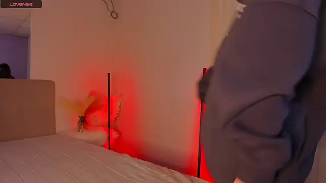 Snapshot of SelenaaSky chatting on 02-08-25, 02:27 SelenaaSky online show from 02-08-25, 02:27