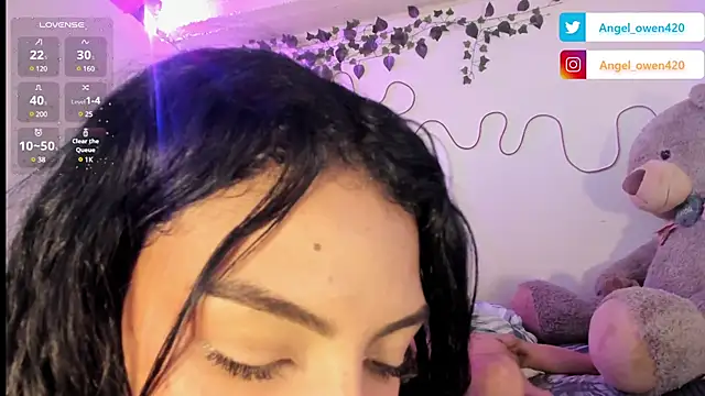 Snapshot of Angel_owen1 chatting on 12-11-24, 05:37 Angel owen1 online show from 12-11-24, 05:37