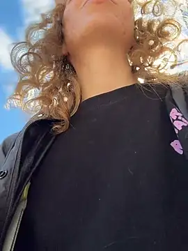 Snapshot of RinaMood chatting on 06-23-26, 05:16 RinaMood online show from 06-23-26, 05:16