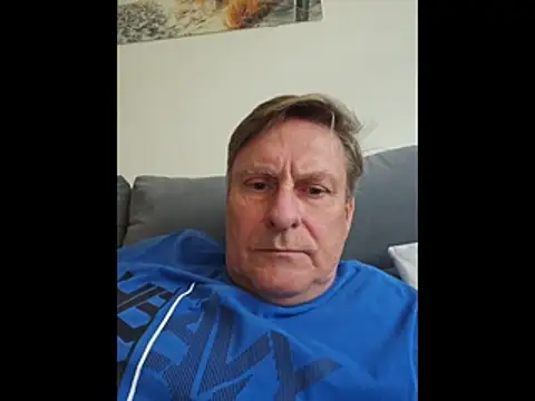 johnnym1 online show from 03-09-26, 04:22