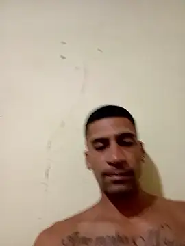 Snapshot of adriabis013 chatting on 01-17-26, 12:10 adriabis013 online show from 01-17-26, 12:10