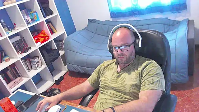 ravingr4d4 online show from 05-05-26, 09:17
