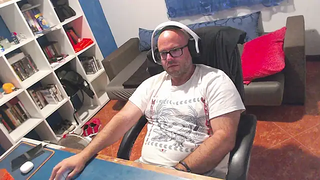 Snapshot of ravingr4d4 chatting on 06-18-26, 10:58 ravingr4d4 online show from 06-18-26, 10:58