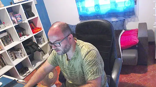 Snapshot of ravingr4d4 chatting on 06-30-26, 08:15 ravingr4d4 online show from 06-30-26, 08:15