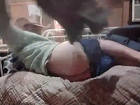 Snapshot of AlphaAlluring69 chatting on 02-21-25, 03:01 AlphaAlluring69 online show from 02-21-25, 03:01