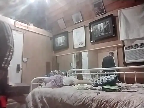 Snapshot of AlphaAlluring69 chatting on 02-22-25, 05:55 AlphaAlluring69 online show from 02-22-25, 05:55