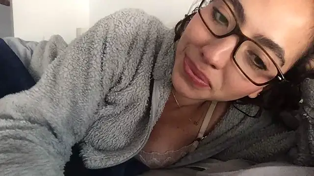 Snapshot of Sophi__a chatting on 02-23-26, 08:50 Sophi a online show from 02-23-26, 08:50