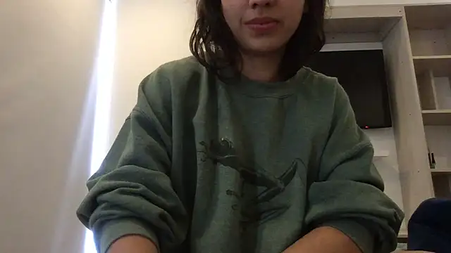 Snapshot of Sophi__a chatting on 04-18-26, 06:23 Sophi a online show from 04-18-26, 06:23