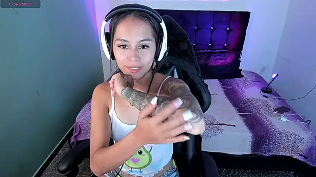 thamaral1 online show from 01-11-25, 02:36