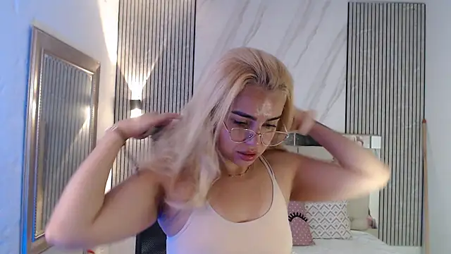 Snapshot of ashley__tylor chatting on 06-09-26, 03:23 ashley tylor online show from 06-09-26, 03:23