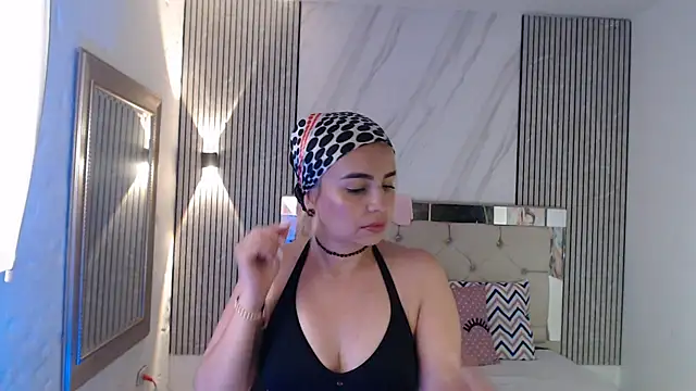 Snapshot of ashley__tylor chatting on 06-19-26, 04:55 ashley tylor online show from 06-19-26, 04:55