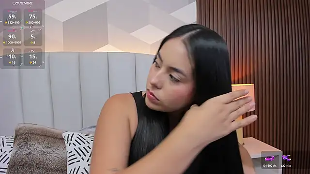 Julietasantos   online show from 03-11-25, 06:08