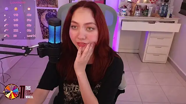 LilyVelvett online show from 04-01-26, 02:56