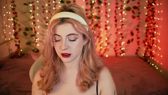 Snapshot of your_favoritegirls chatting on 03-05-26, 05:20 your favoritegirls online show from 03-05-26, 05:20