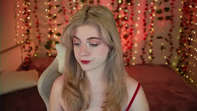 Snapshot of your_favoritegirls chatting on 03-10-26, 03:50 your favoritegirls online show from 03-10-26, 03:50