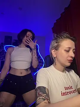 Dooubletroublee online show from 04-03-26, 12:41