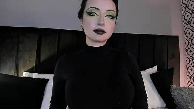 Snapshot of Adeelinee chatting on 06-11-26, 12:32 Adeelinee online show from 06-11-26, 12:32