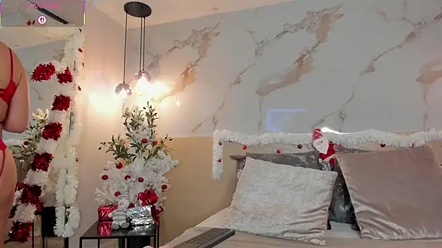 Snapshot of LeaThompson chatting on 12-16-25, 10:48 LeaThompson online show from 12-16-25, 10:48