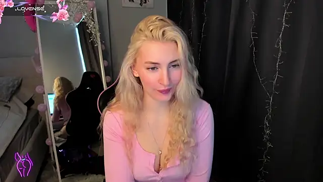 Snapshot of Kimmy_powell chatting on 05-03-26, 02:50 Kimmy powell online show from 05-03-26, 02:50