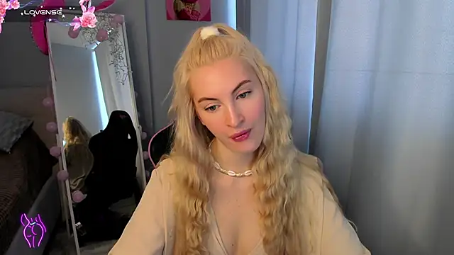 Snapshot of Kimmy_powell chatting on 05-27-26, 03:36 Kimmy powell online show from 05-27-26, 03:36