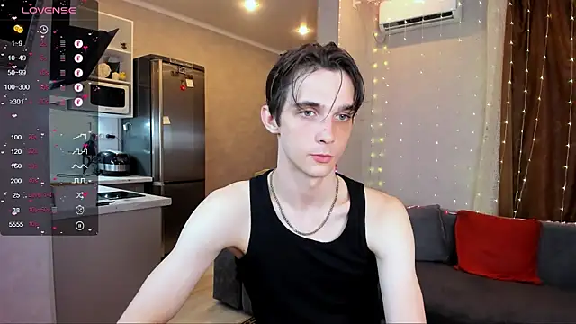 Snapshot of Aaron_Boom chatting on 06-27-26, 08:03 Aaron Boom online show from 06-27-26, 08:03