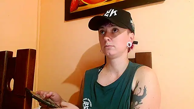 Snapshot of tomboyblue chatting on 06-18-26, 10:47 tomboyblue online show from 06-18-26, 10:47