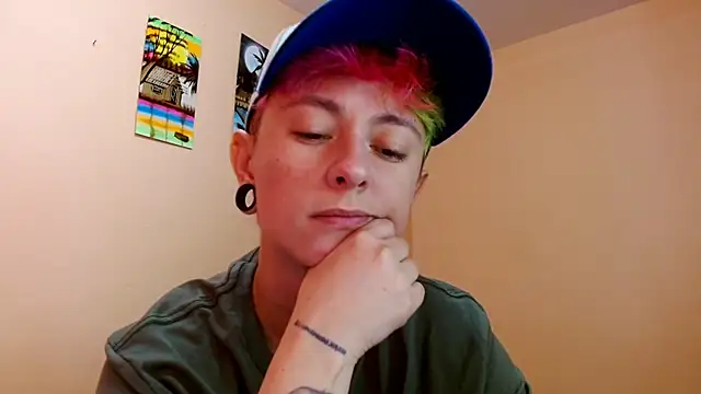 Snapshot of tomboyblue chatting on 07-17-26, 09:08 tomboyblue online show from 07-17-26, 09:08