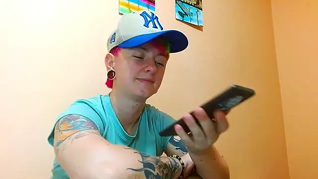 Snapshot of tomboyblue chatting on 07-23-26, 04:21 tomboyblue online show from 07-23-26, 04:21