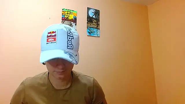 Snapshot of tomboyblue chatting on 07-25-26, 05:32 tomboyblue online show from 07-25-26, 05:32