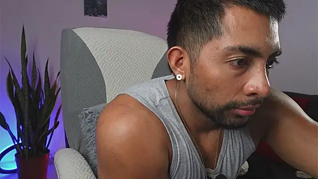 Couple muscle1 online show from 05-31-26, 12:19