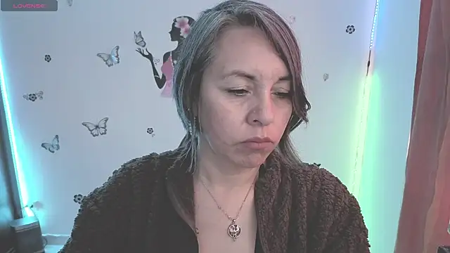 Snapshot of Lady_breaks_hearts chatting on 07-16-26, 01:06 Lady breaks hearts online show from 07-16-26, 01:06
