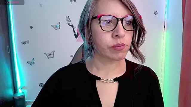 Snapshot of Lady_breaks_hearts chatting on 07-21-26, 01:57 Lady breaks hearts online show from 07-21-26, 01:57