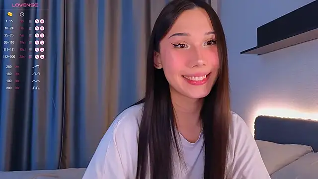 Snapshot of Kaia_Sunshine_Mia chatting on 07-12-26, 09:00 Kaia Sunshine Mia online show from 07-12-26, 09:00