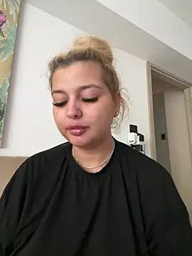 AllysonK online show from 06-14-26, 03:47