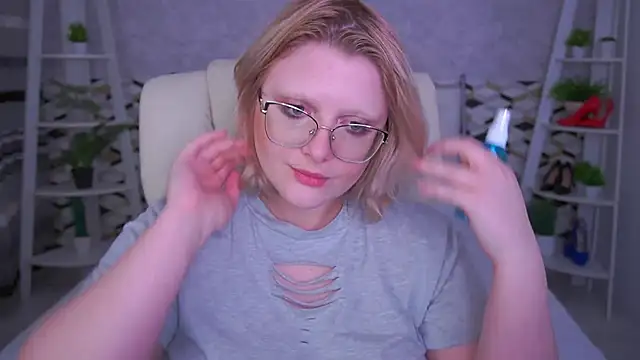 CoolTatis online show from 05-19-26, 06:42